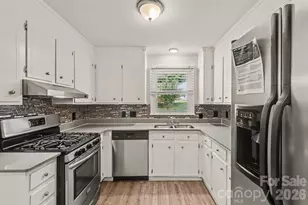 8204 Strawberry Point Dr, Charlotte, NC 28215 - Photo 4
