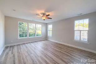 4237 Island Fox Ln, Denver, NC 28037 - Photo 4