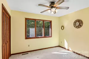 198 Woods End Dr, Hendersonville, NC 28739 - Photo 18