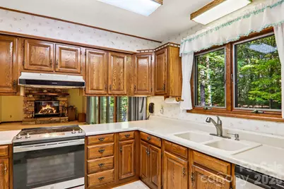 198 Woods End Drive, Hendersonville, NC 28739 - Photo 10