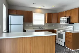 7699 Petrea Ln, Charlotte, NC 28227 - Photo 2