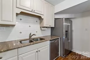422 W 8th St, Charlotte, NC 28202 - Photo 32