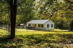 6048 Sugar Loaf Rd, Connelly Springs, NC 28612 - Photo 2