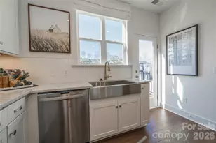 1439 Levy Wy, Charlotte, NC 28205 - Photo 6