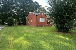 537 Bowman Rd, Charlotte, NC 28217 - Photo 2