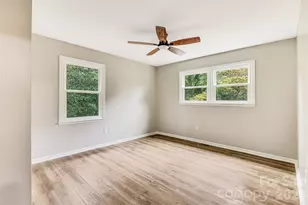 929 E Leonard St, Southport, NC 28461 - Photo 38