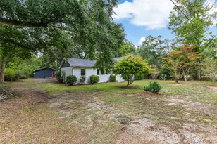 929 E Leonard St, Southport, NC 28461 - Photo 2