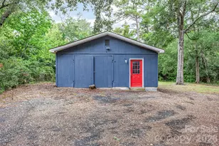 929 E Leonard St, Southport, NC 28461 - Photo 46
