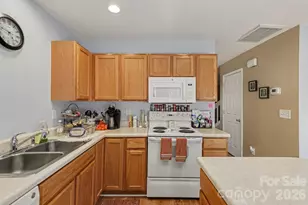 12732 Hennigan Pl Ln, Charlotte, NC 28214 - Photo 16