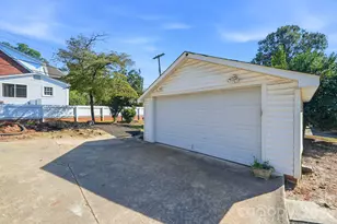1307 S Kings Dr, Charlotte, NC 28207 - Photo 32