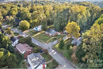 321 Beall Street NW, Lenoir, NC 28645 - Photo 2