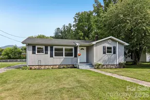 363 Killian St, Waynesville, NC 28786 - Photo 1