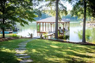 1285 Saunders Dr, Catawba, NC 28609 - Photo 2