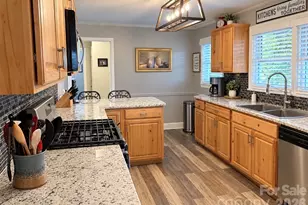 839 W Garrison Blvd, Gastonia, NC 28052 - Photo 2