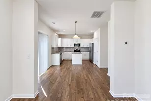 1130 Rock Haven Dr, Charlotte, NC 28216 - Photo 4