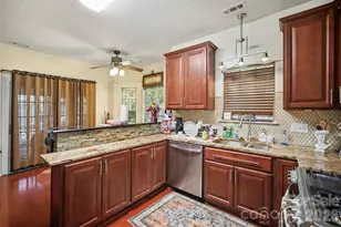 11410 Hunters Landing Dr, Charlotte, NC 28273 - Photo 14