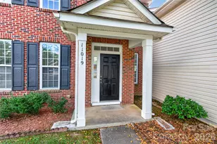 11019 Woods Corner Ct, Charlotte, NC 28277 - Photo 2