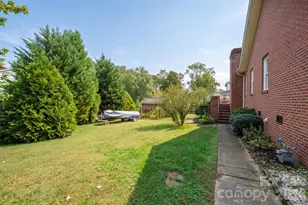 107 Powe St, Morganton, NC 28655 - Photo 8