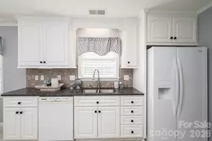 559 Queen Brogan Ct, Gastonia, NC 28054 - Photo 12