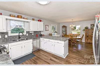 2911 Middleton Place #32, Hendersonville, NC 28791 - Photo 8