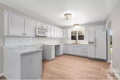 2065 Gary Lane, Hickory, NC 28602 - Photo 1