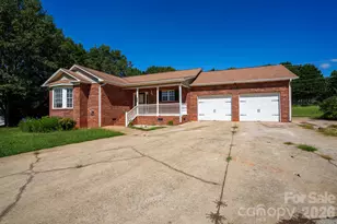 2065 Gary Ln, Hickory, NC 28602 - Photo 32