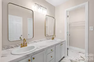 2065 Gary Ln, Hickory, NC 28602 - Photo 2