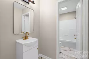 2065 Gary Ln, Hickory, NC 28602 - Photo 24