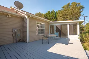2065 Gary Ln, Hickory, NC 28602 - Photo 10