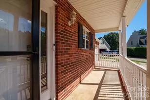 2065 Gary Ln, Hickory, NC 28602 - Photo 32