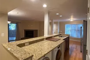 413 W 8th St, Charlotte, NC 28202 - Photo 8