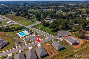 1021 Foxberry Ln, Maiden, NC 28650 - Photo 6
