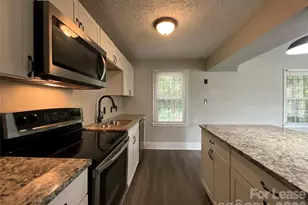 3905 Freedom Dr, Charlotte, NC 28208 - Photo 6