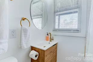 28 Collins Mountain Dr, Asheville, NC 28804 - Photo 8