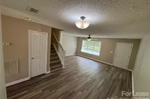 3103 Summercroft Ln, Charlotte, NC 28269 - Photo 8