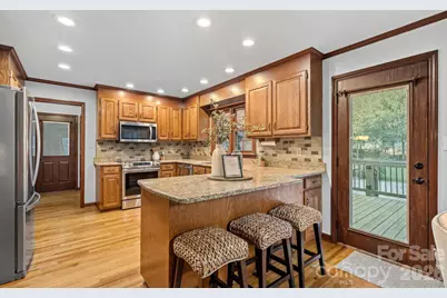 2716 Oldenway Drive, Charlotte, NC 28269 - Photo 6