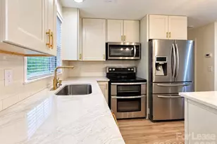 4701 Aspen Ct, Charlotte, NC 28210 - Photo 2
