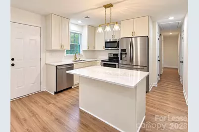 4701 Aspen Court, Charlotte, NC 28210 - Photo 4