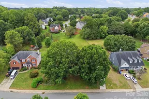 166 Castles Gate Dr, Mooresville, NC 28117 - Photo 2