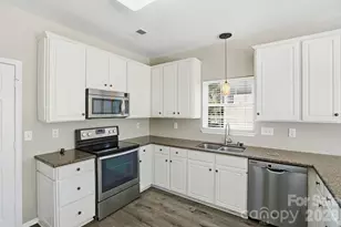 166 Castles Gate Dr, Mooresville, NC 28117 - Photo 16