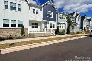 5826 Strathmore Ct, Charlotte, NC 28215 - Photo 1