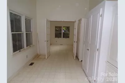 10 Governors Drive, Hendersonville, NC 28791 - Photo 20