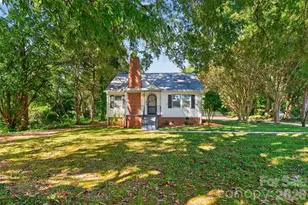 1829 3rd St NE, Hickory, NC 28601 - Photo 1