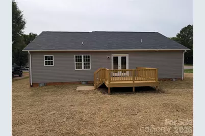 2746 Magnolia Street, Conover, NC 28613 - Photo 2