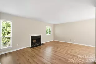 6132 Heath Ridge Ct, Charlotte, NC 28210 - Photo 6