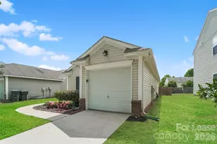 3626 Charterhall Ln, Charlotte, NC 28215 - Photo 2