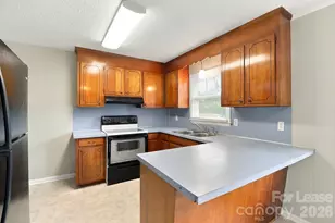221 Tanglewood Dr, Kannapolis, NC 28081 - Photo 6