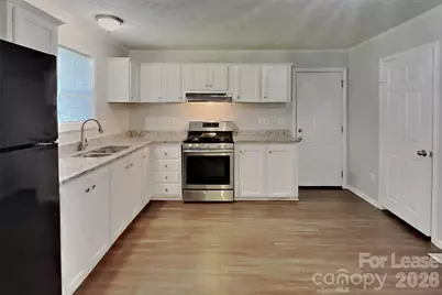2208 Shalimar Drive, Charlotte, NC 28216 - Photo 2