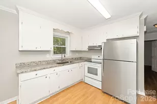 198 Harriet Ln, Statesville, NC 28625 - Photo 2
