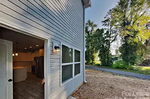 8019 Pleasant Grove Rd, Charlotte, NC 28216 - Photo 2